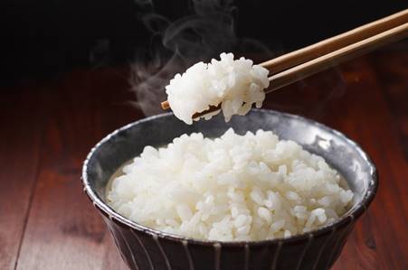 食べ物, 室内, テーブル, 米 が含まれている画像

非常に高い精度で生成された説明